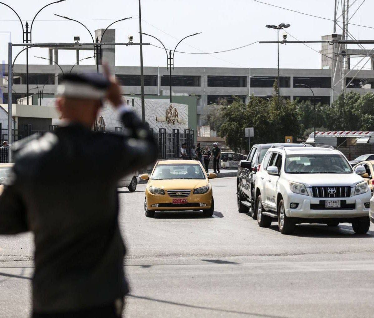 المرور العامة: غرامة 200 ألف دينار للسير عكس الاتجاه و50 ألفاً لرمي النفايات من المركبة.