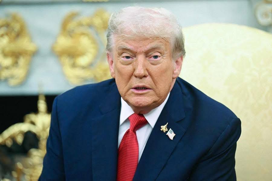 ترمب: تصنيف النظام الفنزويلي كمنظمة إرهابية أجنبية.– ‌‏فرض حصار كامل على ناقلات النفط الفنزويلية.