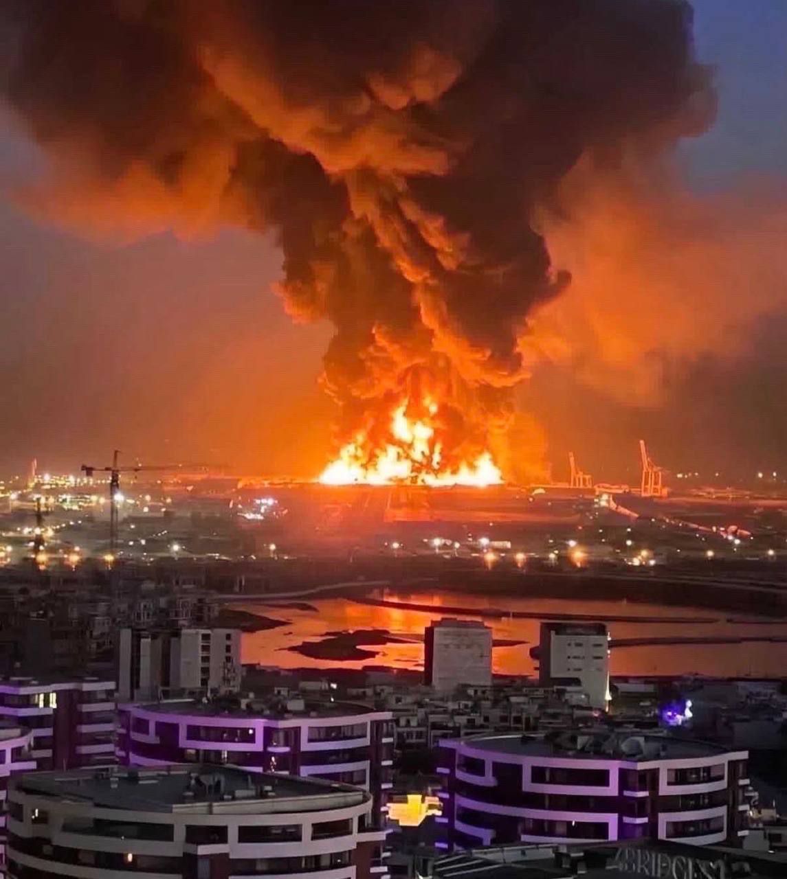 🔴صور القاعدة الأمريكية في أربيل، كردستان العراق، بعد أن تم استهدافها بصواريخ باليستية إيرانية وطائرات بدون طيار