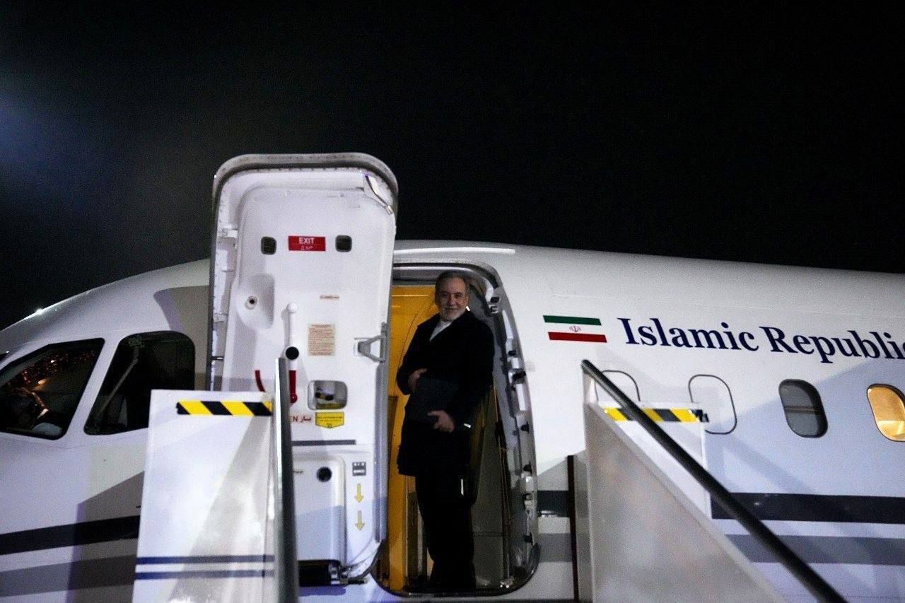 الخارجية الإيرانية : • عراقجي غادر باكستان إلى روسيا على رأس وفد دبلوماسي في إطار مواصلة المشاورات