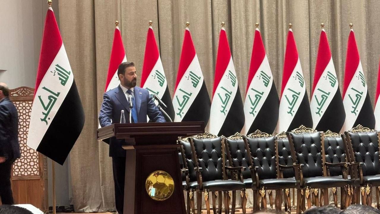 مجلس النواب العراقي يصوت بالأغلبية المطلقة على منح الثقة لحكومة علي الزيدي وكابينته الوزارية.