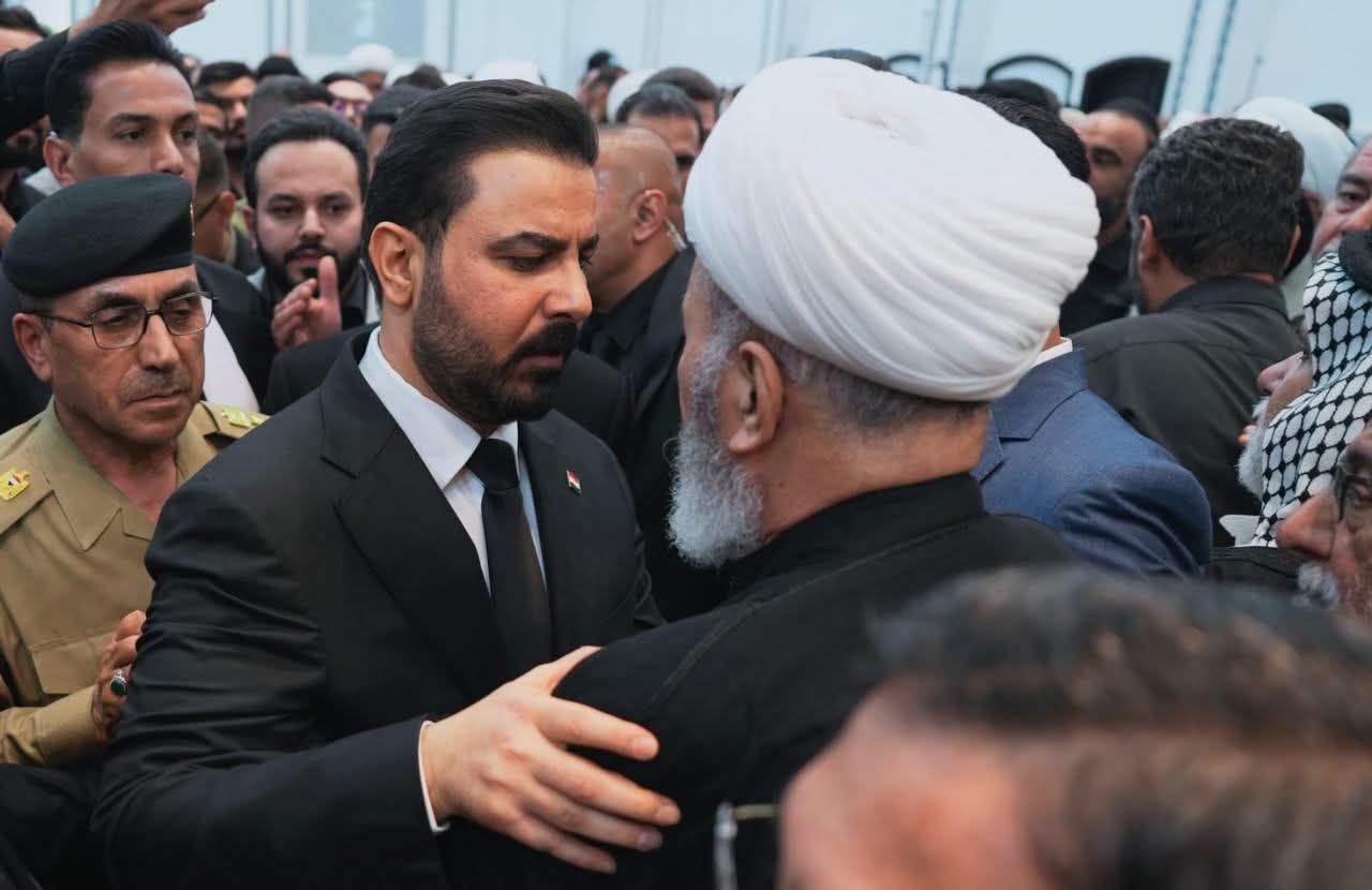 بالصور.. رئيس مجلس الوزراء علي فالح الزيدي يحضر مجلس العزاء المُقام على روح الشيخ محمد إسحاق الفياض في النجف الأشرف.