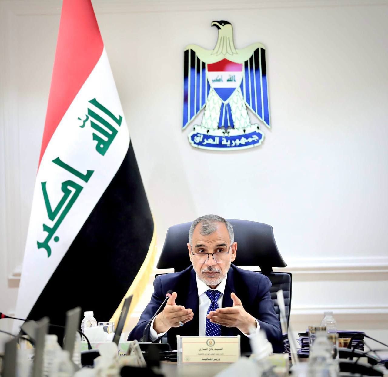 وزير المالية “فالح ساري” يوجه بمنح العلاوات والترفيعات المستحقة لموظفي الدولة.– استثناء العلاوات والترفيعات وحالات الفصل السياسي واحتساب الشهادات من التعميم الوزاري المرقم 137137.