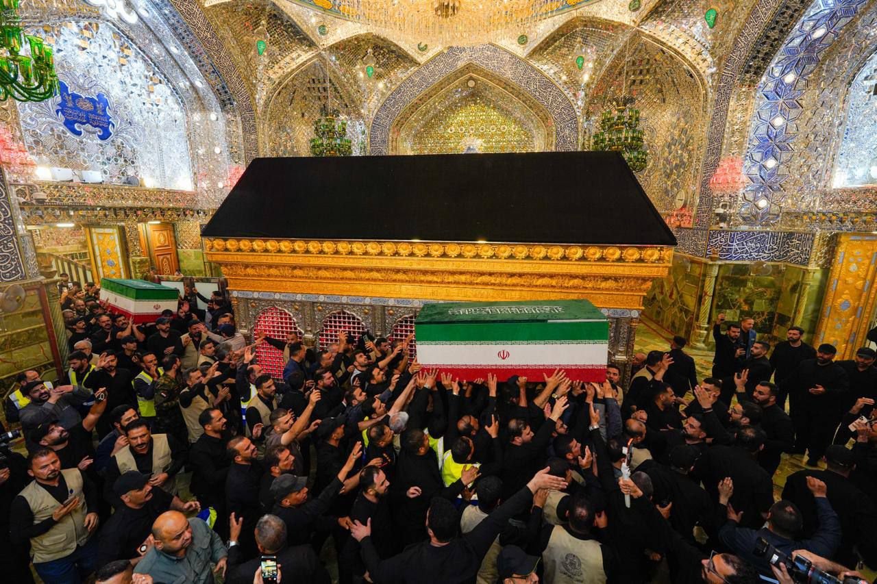 مراسم تشييع جثامين عائلة “علي الخامنئي” في مرقد امير المؤمنين (عليه السلام).