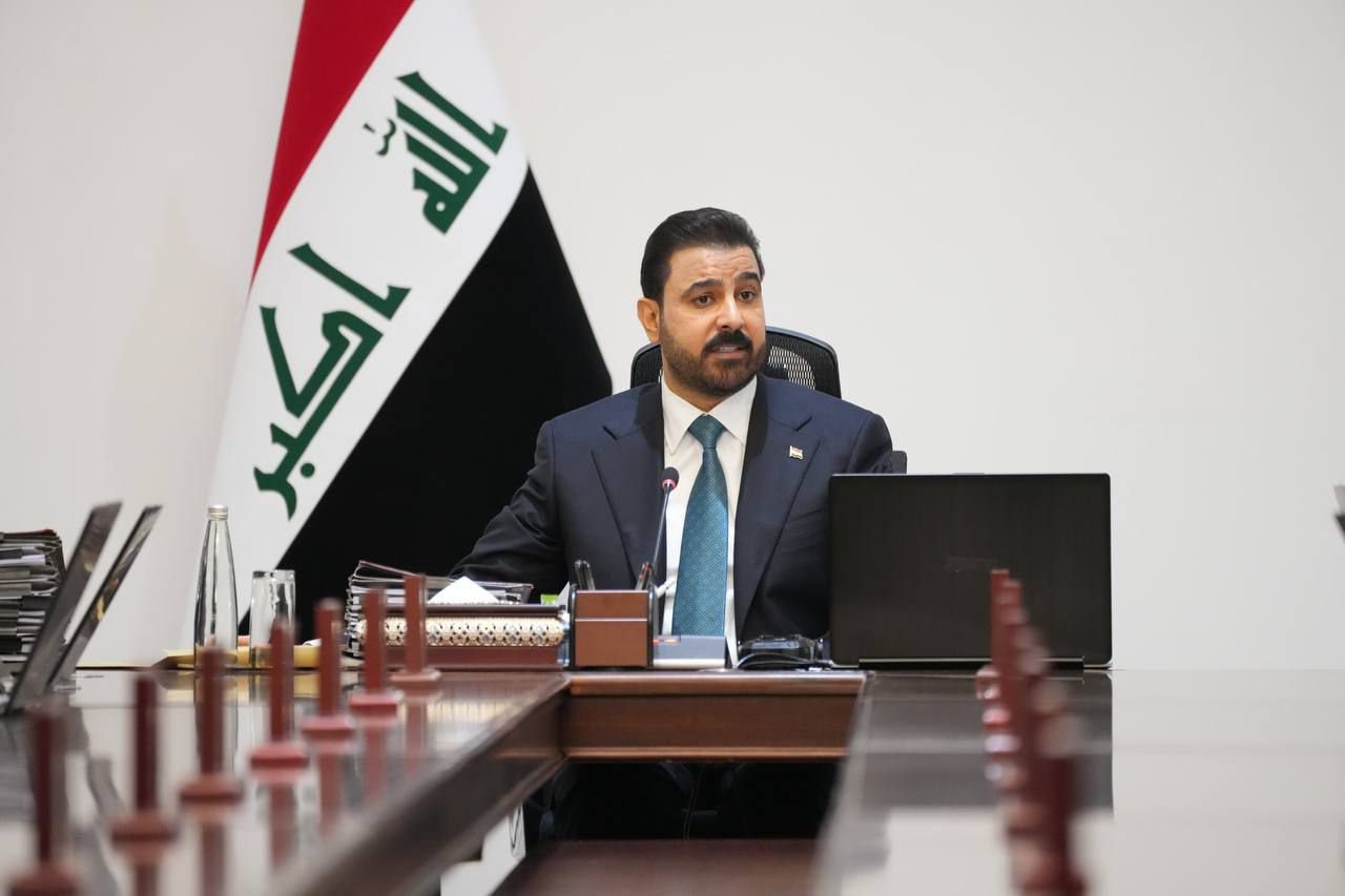 السفارة الأمريكية: ندعم رؤية حكومة الزيدي لنزع السلاح ونتطلع إلى تنفيذها الكامل والشامل والسريع.