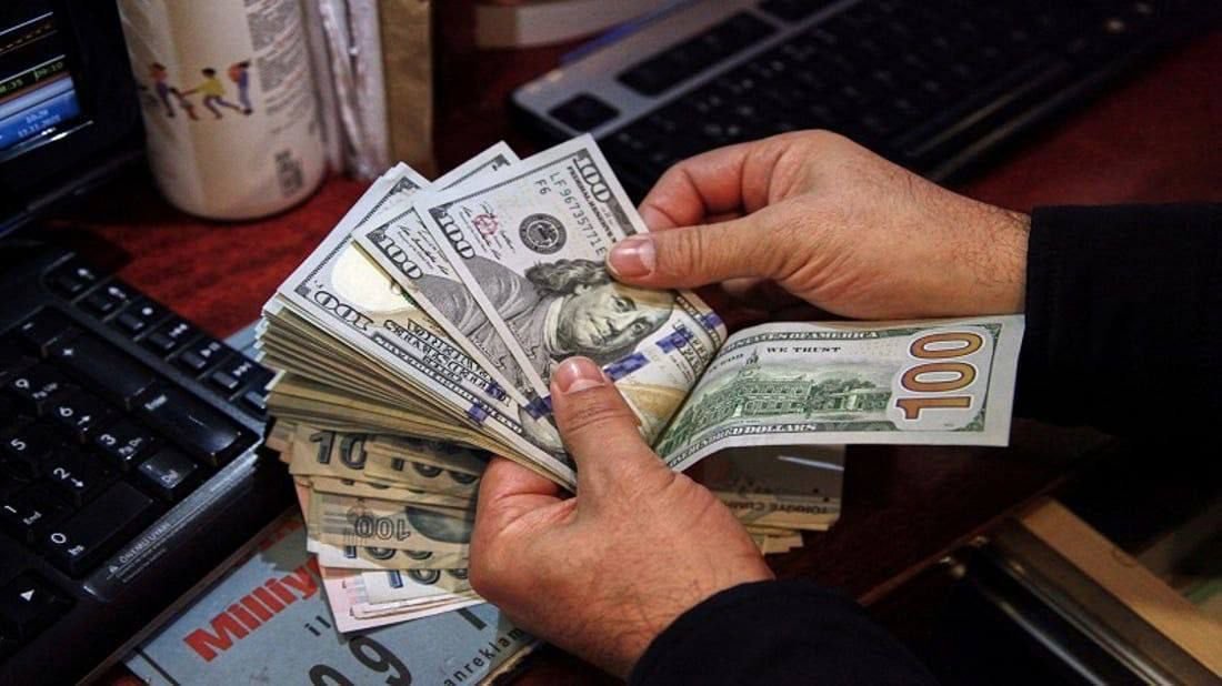 سفير الاتحاد الأوروبي لدى بغداد “كليمنس سمتنر”: ما لا يقل عن 150 مليار دولار هدرت أو استولي عليها في العراق بسبب الفساد منذ عام 2003.