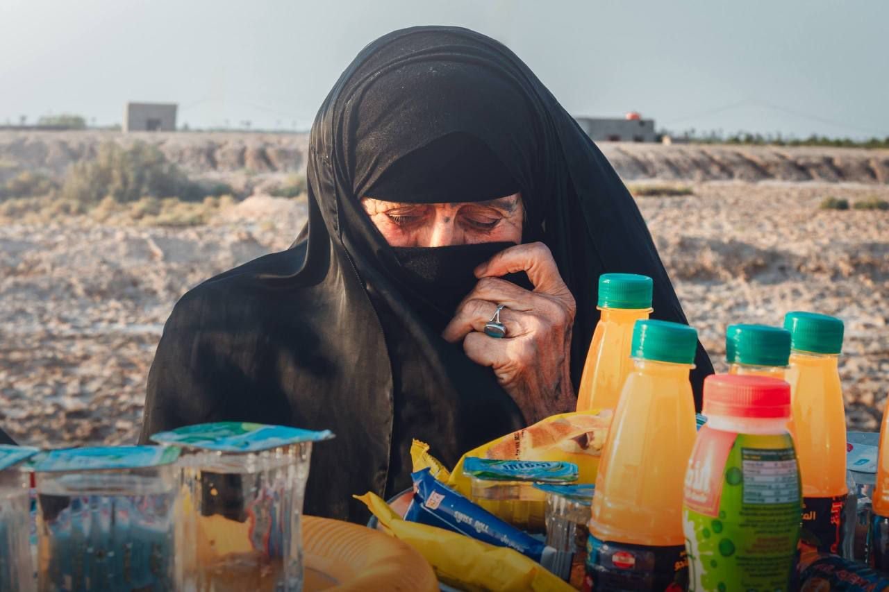 قصةُ عشقٍ حُسيني يرسمها الشيبُ على الطريق نحو كربلاء المقدسة.