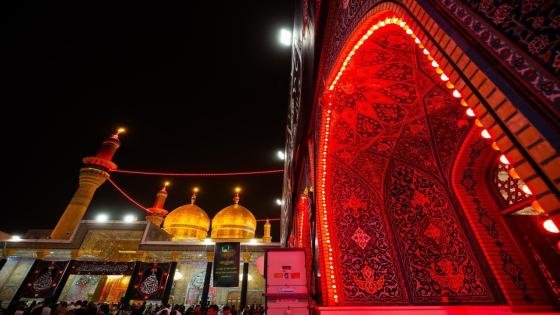 في ليلة استشهاده.. قلوبٌ حزينة وأرواحٌ متعلّقة بباب الإمام محمد الجواد (عليه السلام).