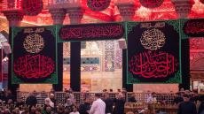 لافتات الحزن توشح ارجاء الصحن الحسيني الشريف مع حلول ذكرى أستشهاد زين العابدين وسيد الساجدين الامام علي بن الحسين (عليهما السلام).